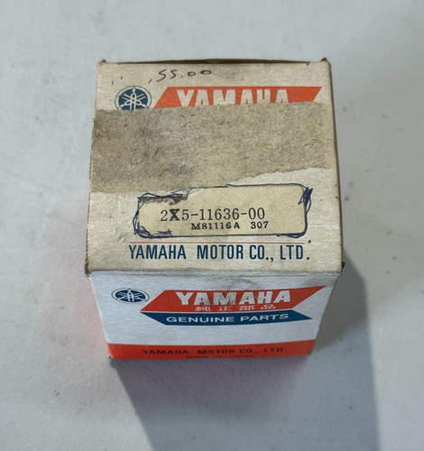 New oem yamaha genuine piston - oem,
