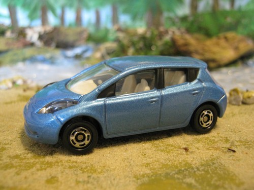 Tomica 120 nissan leaf in - nissan,