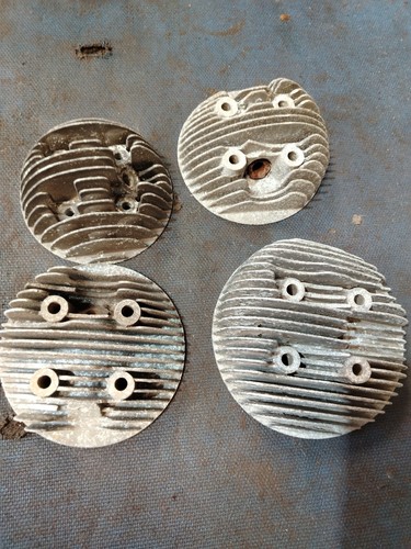 Villiers cylinder heads - cylinder, x4