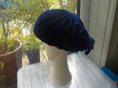 Ladies vintage blue velvet - vintage,