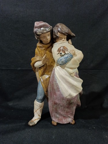 Lladro face the wind - to,