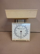 VINTAGE WAYMASTER WHITE  KITCHEN SCALES 710D 