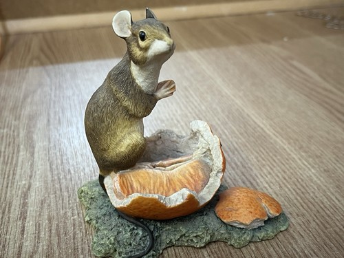 Border fine arts mouse - fine, on
