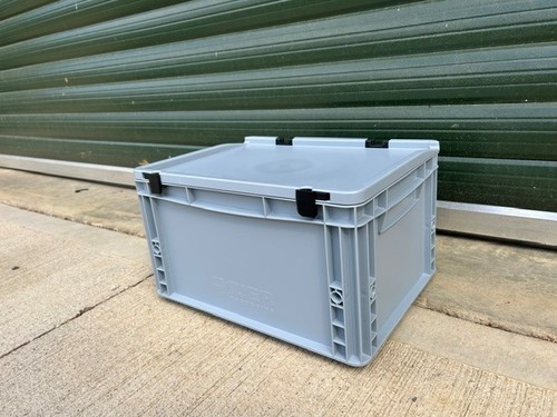 Euro storage boxes with lids