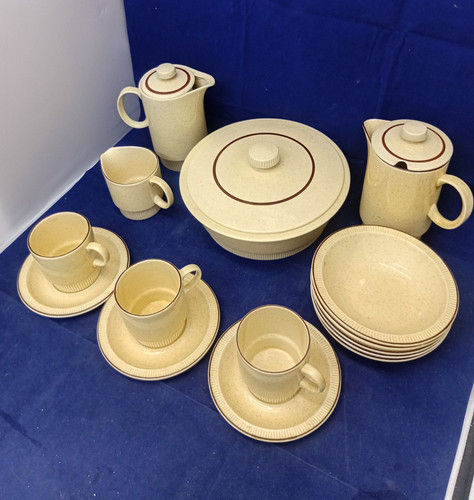 Poole pottery broadstone - pottery,
