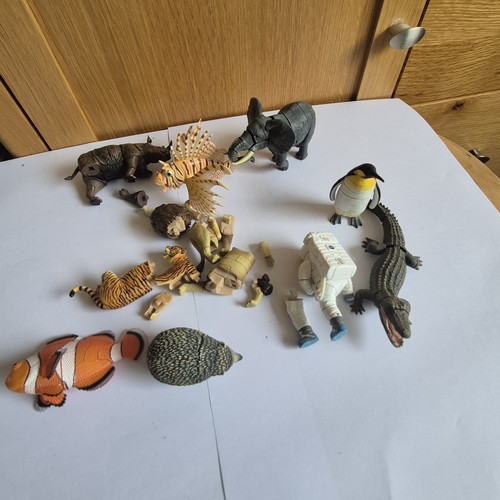 Animal toy figures bundle - toy,