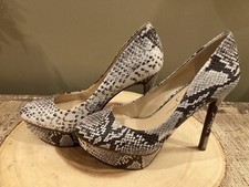Jessica Simpson | Black Cream Reptile Winslow Platform Heels Sz 6.5