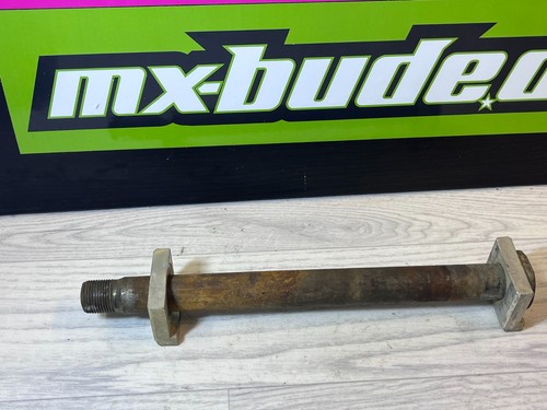 Yamaha axle rear - wheel,