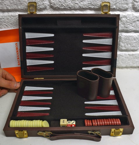 Backgammon set complete with - backgammon,