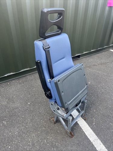 Folding single seat with built - folding,