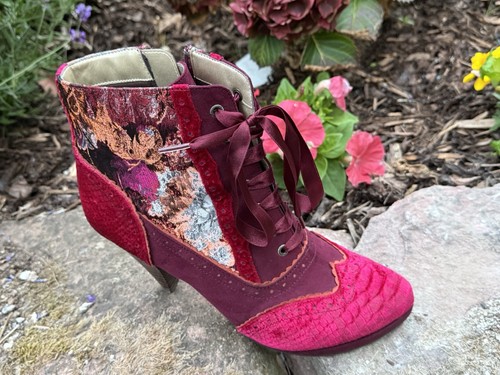Ruby shoo peri - shoo,