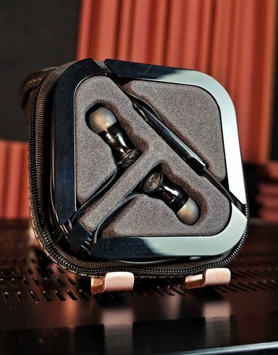 Award winning sennheiser - award,