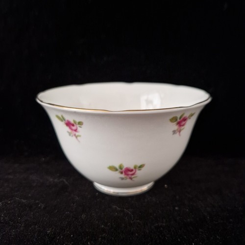 Dainty vintage royal grafton - dainty,