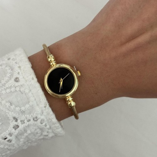 Gold plated black round - , chic