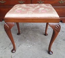 VINTAGE QUEEN ANNE DRESSING