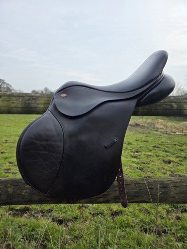 Kent and master jump saddle - and,