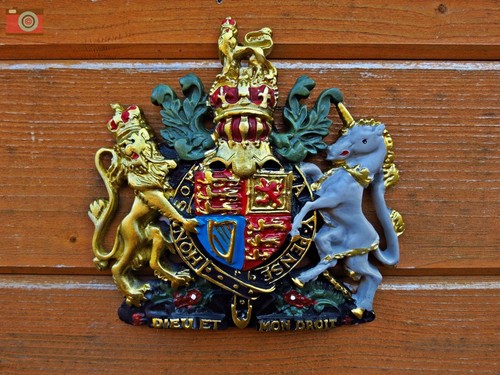 Royal coat arms crest wall - arms,