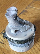 THE LEONARDO COLLECTION HINGED