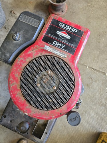 Briggs and stratton engine - stratton,