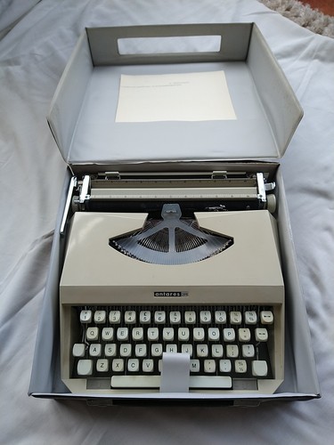 Antares capri typewriter made - antares,