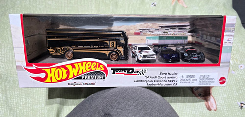 Hot wheels premium track day - hot,
