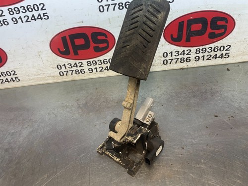 Throttle pedal assy 613268 - , x