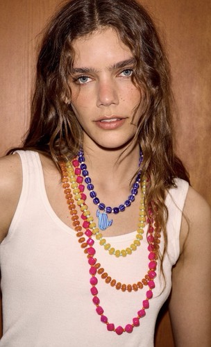 Bnwt pack necklaces - pack, with