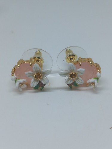 Les nereides white flower and - nereides,