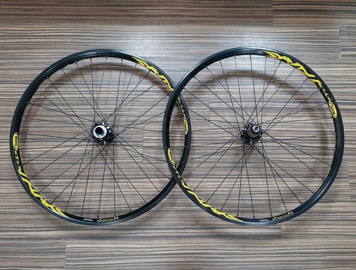 Mavic deetraks pair - 26", retro