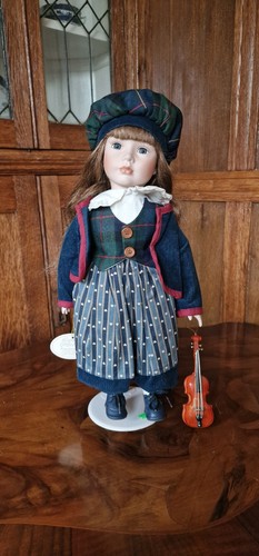 Rare leonardo porcelian - porcelian, doll