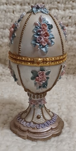 Vintage style porcelain egg - vintage-style,