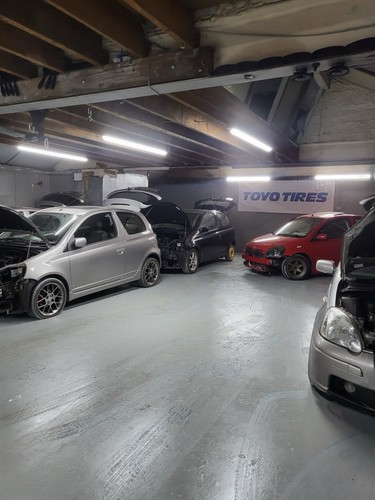 Toyota yaris sport 5 - toyota, t