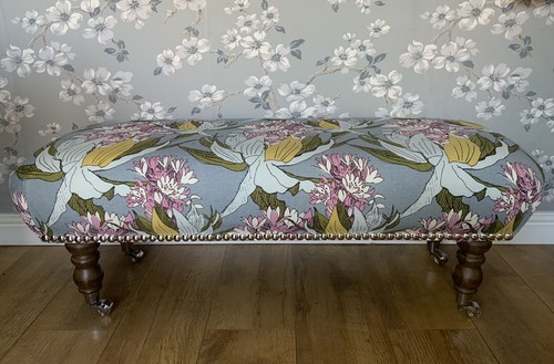 New footstool laura - new, in