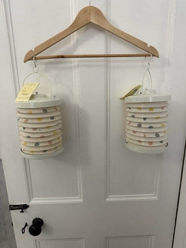 Bnwt pair fantastic laura - pair,