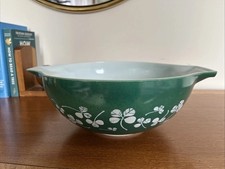 Vintage Pyrex JAJ Large