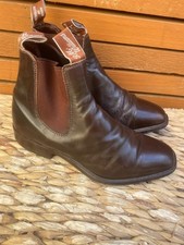 R M Williams Leather Craftsman