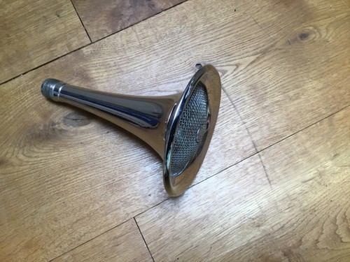 Long trumpet for lucas - long,