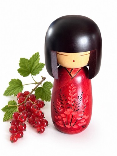 Red kimono kokeshi - kokeshi, japan