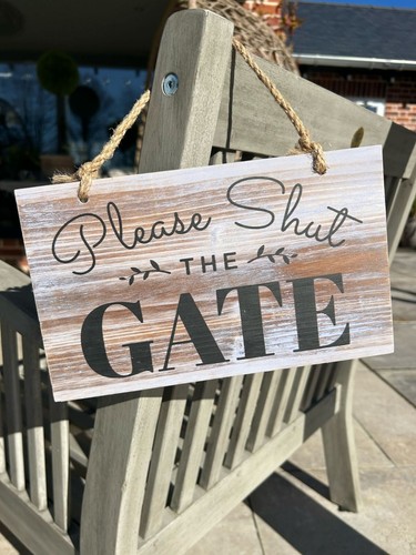 Wooden garden sign - wooden, shut