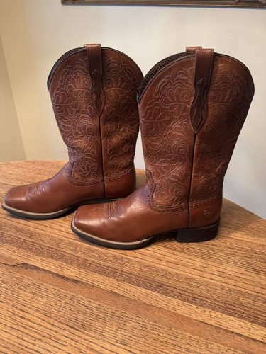 Ariat women round remuda - up,
