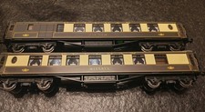 2x Hornby Pullman Coaches -