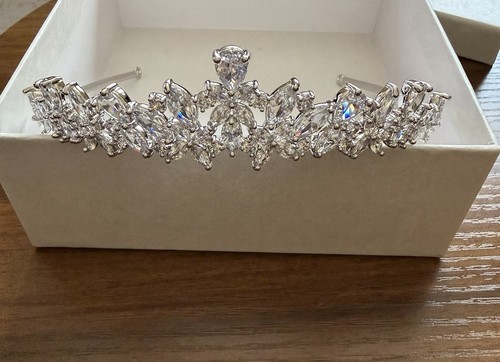 Silver tone rhinestone crystal - silver,