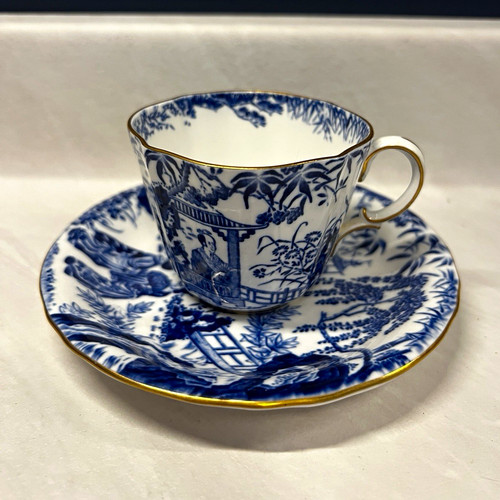 Royal crown derby blue white - crown,