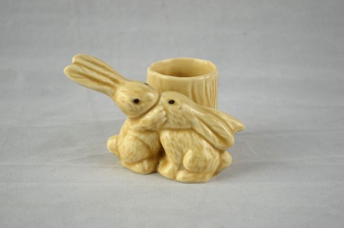 Sylvac 1590 rabbits kissing - 1590,
