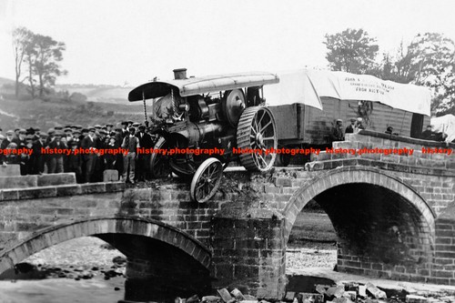 F015114 road accident - road,