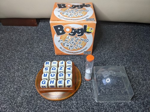 Boggle dice game parker - game,