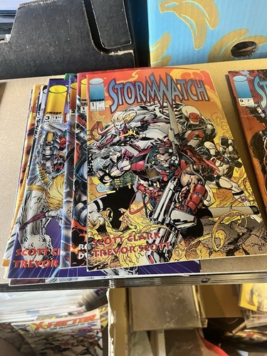 Vintage storm watch comics - 17,