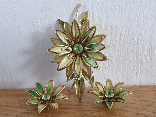 Exquisite green flower brooch - flower,
