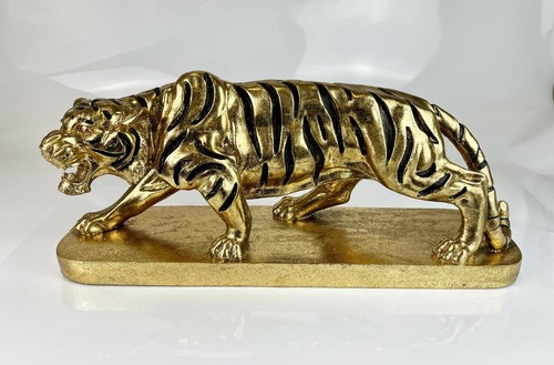 Gold sculptured detailed - gold,