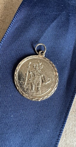 9ct gold christopher - 9ct,